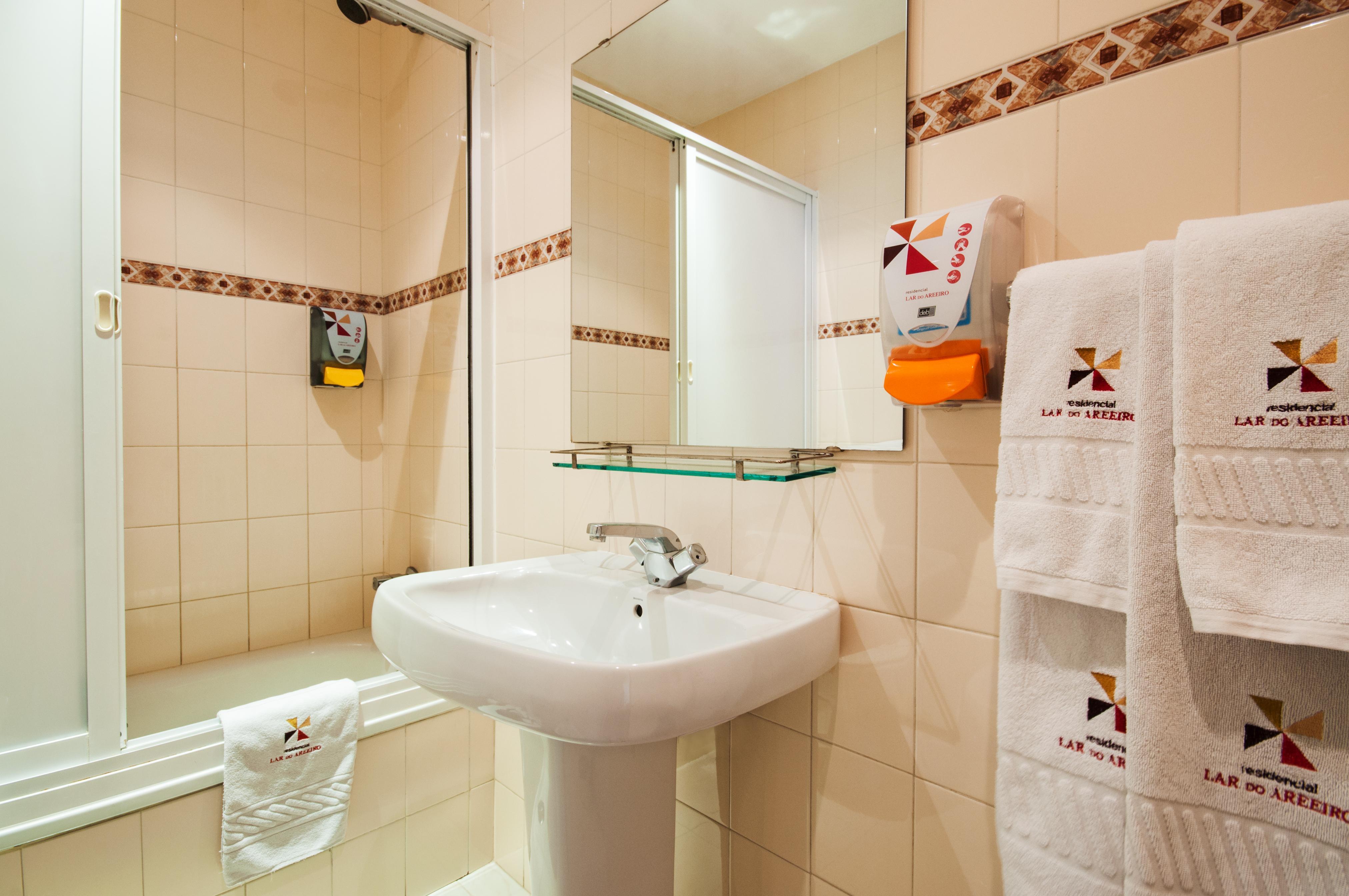 Gasthof Residencial Do Areeiro 2*