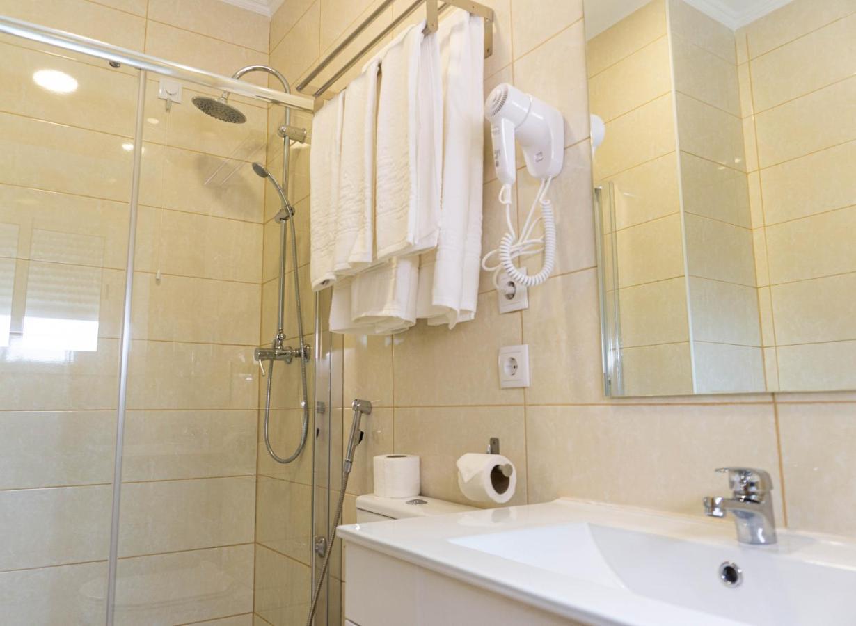 Gasthof Residencial Do Areeiro 2*